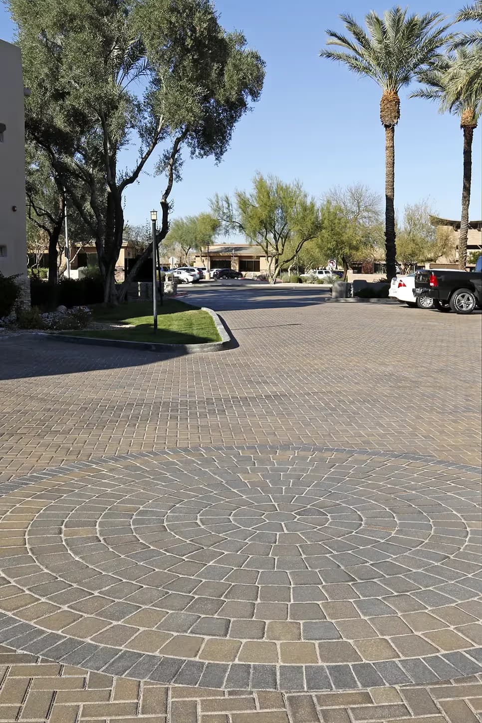 Antique Kobble Circle Kit Acker-Stone pavers installed — project 2