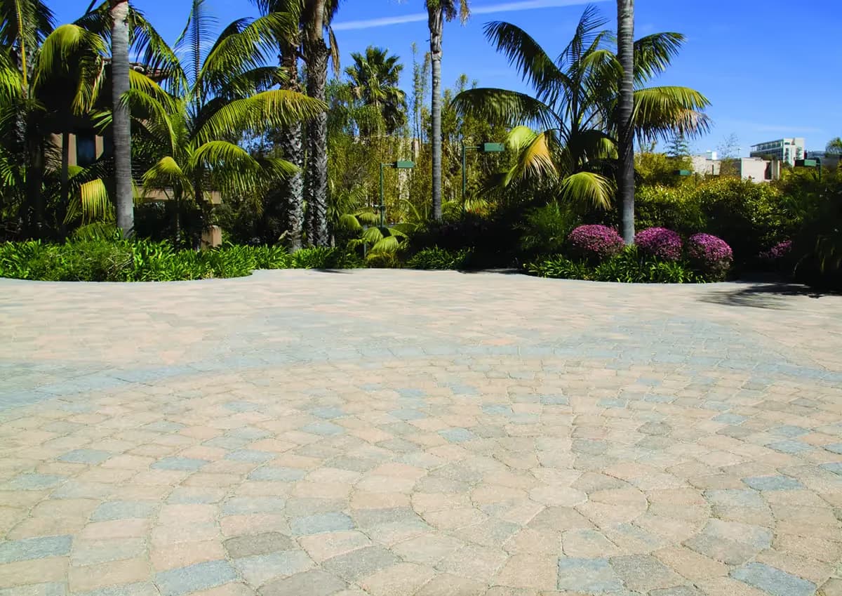 Siena Embossed Circle Kit — Acker-Stone pavers