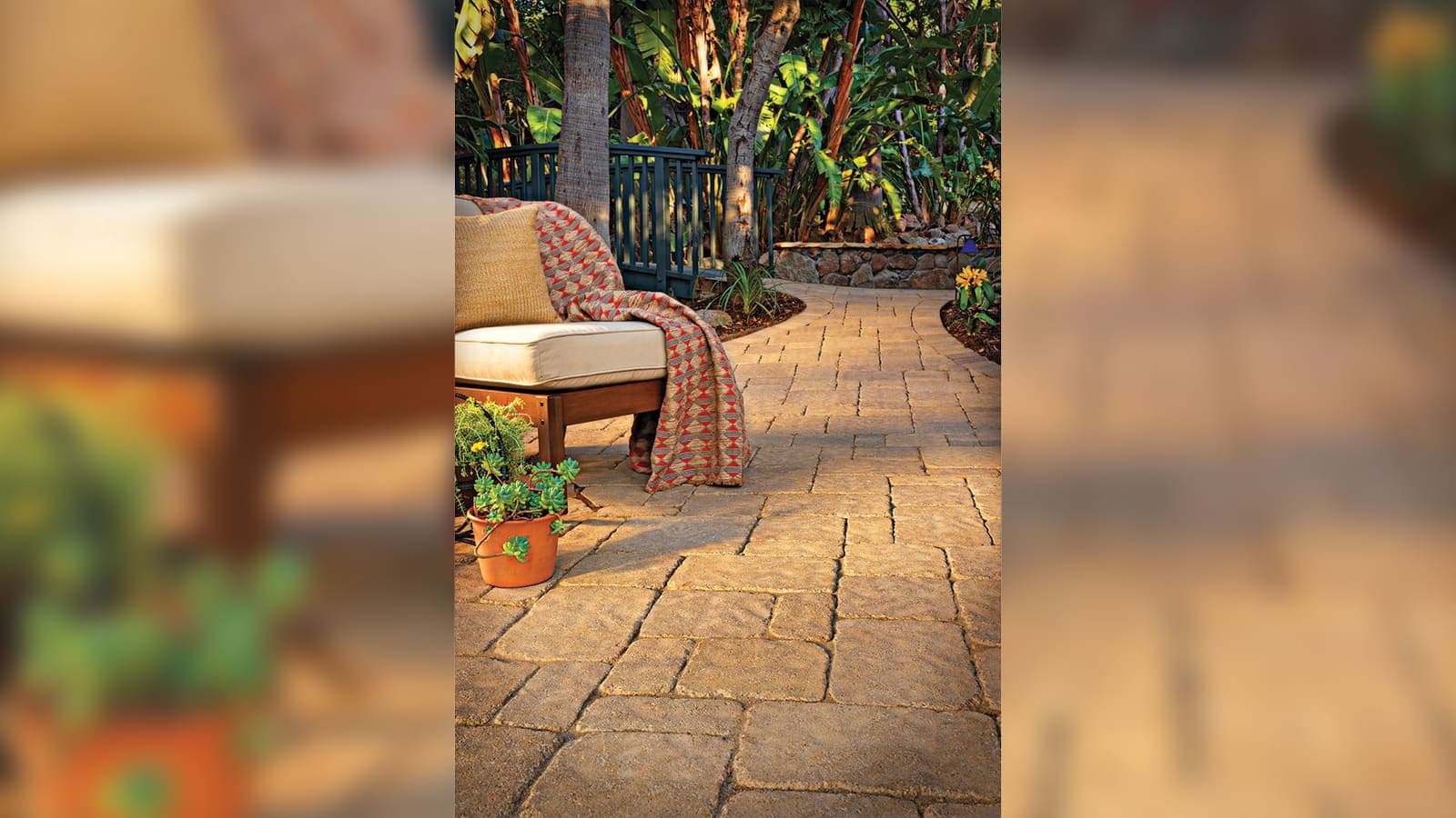 Estate Cobble I & II Paving Stones Angelus pavers installed — project 3