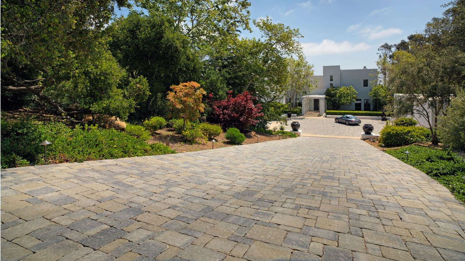 Estate Cobble I & II Paving Stones Angelus pavers installed — project 4