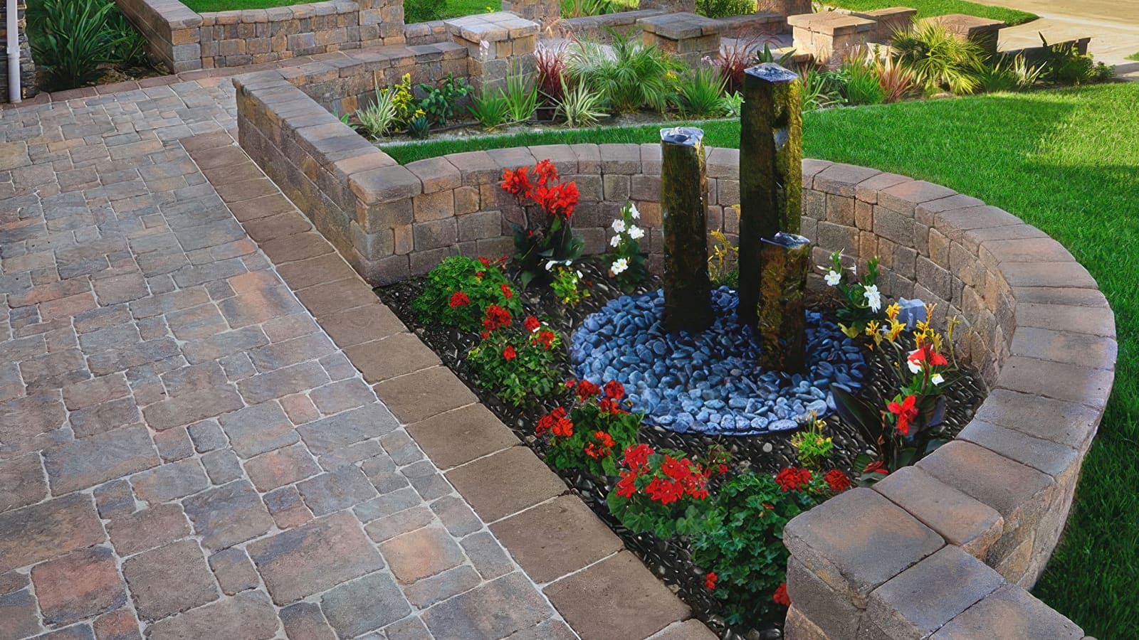 Estate Cobble I & II Paving Stones Angelus pavers installed — project 5