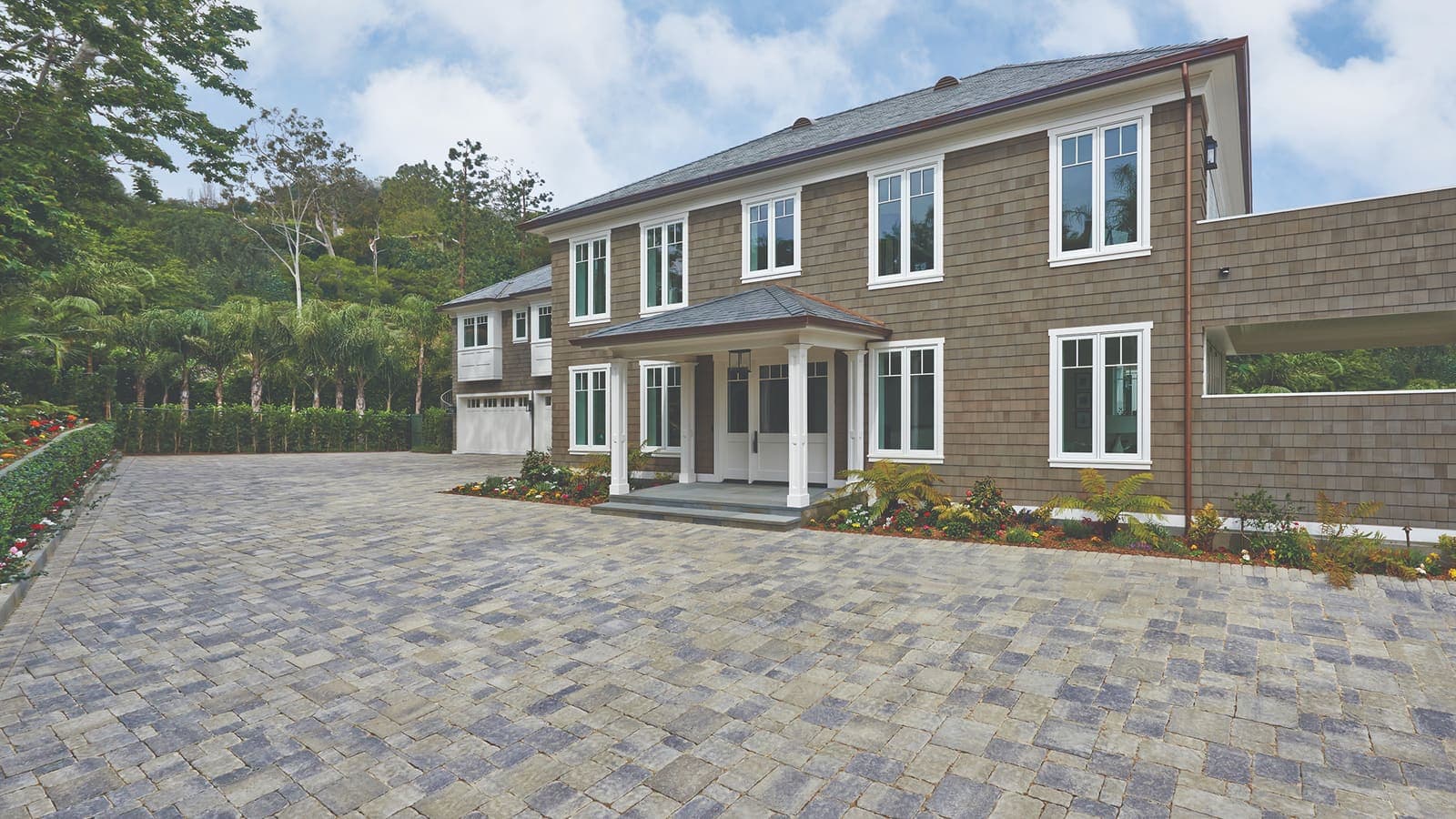 Estate Cobble I & II Paving Stones Angelus pavers installed — project 7