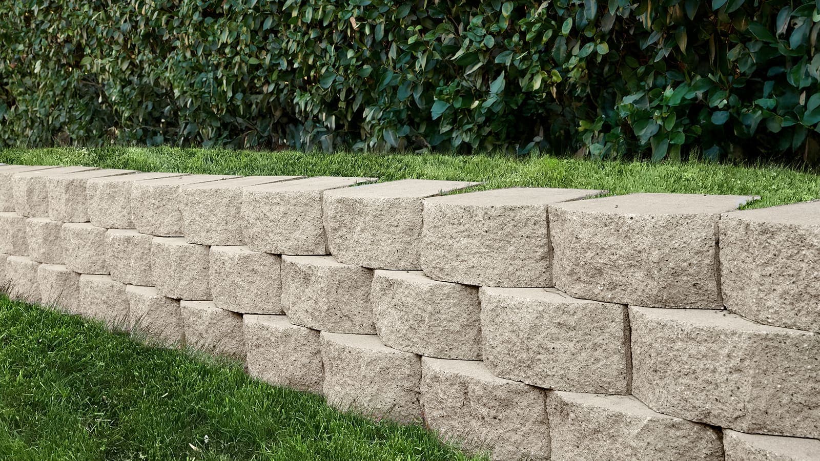 Planter Wall Angelus pavers installed — project 3