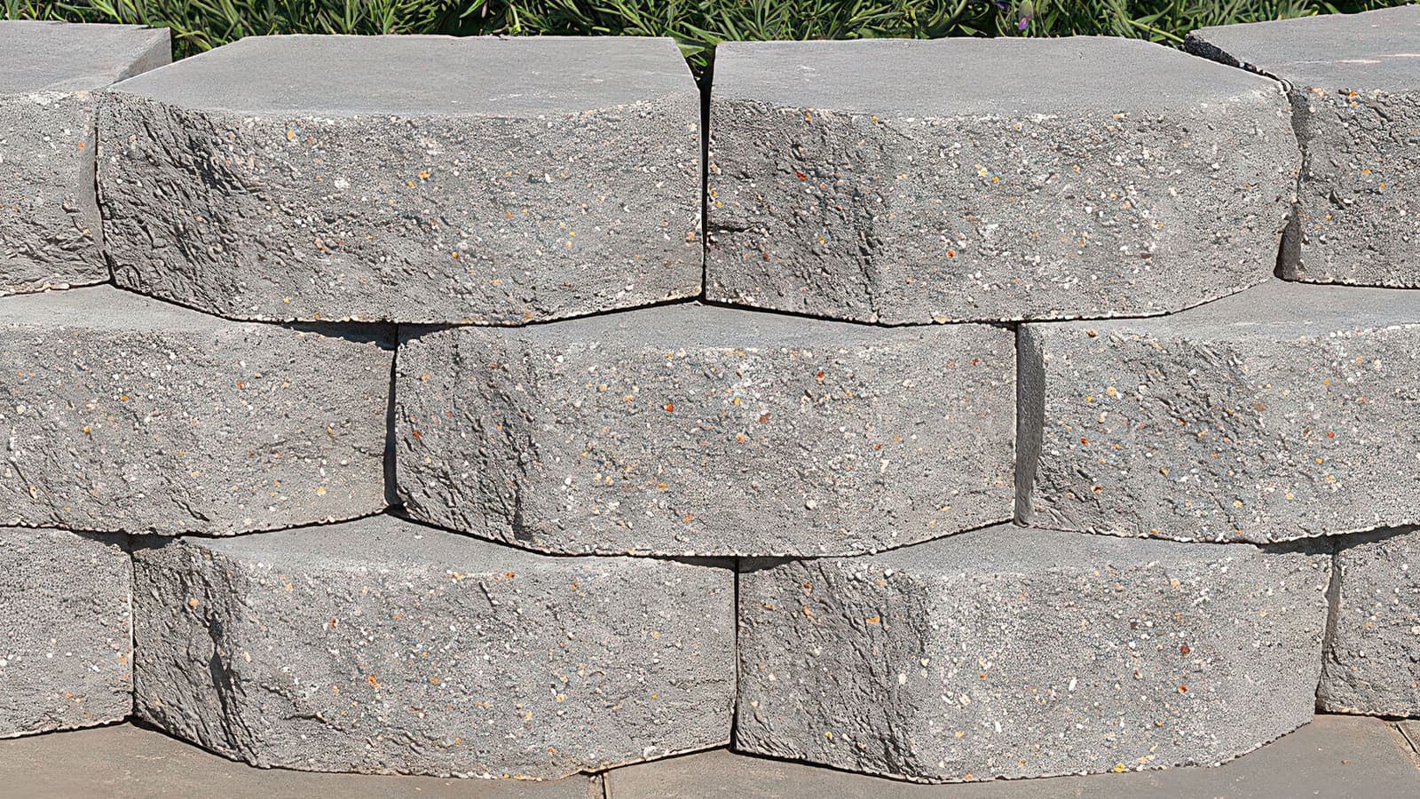 Planter Wall Angelus pavers installed — project 6