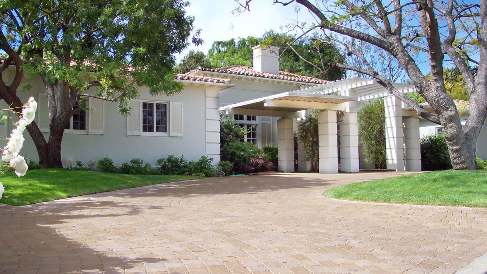 Quarry Cobble Paving Stones Angelus pavers installed — project 1