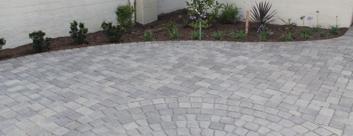 Antique Cobble Circle ORCO pavers installed — project 3